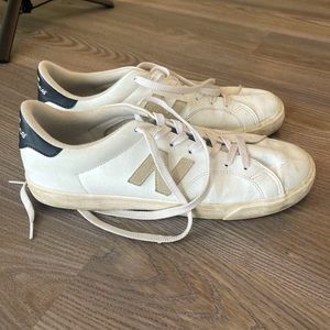 Used New Balance 210’s